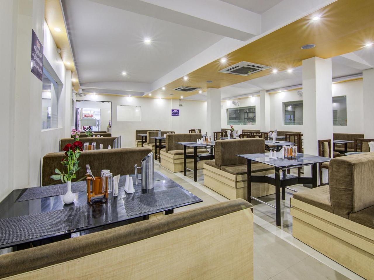 ויסאקפאטנם Oyo 5362 Hotel Spar Grand מראה חיצוני תמונה